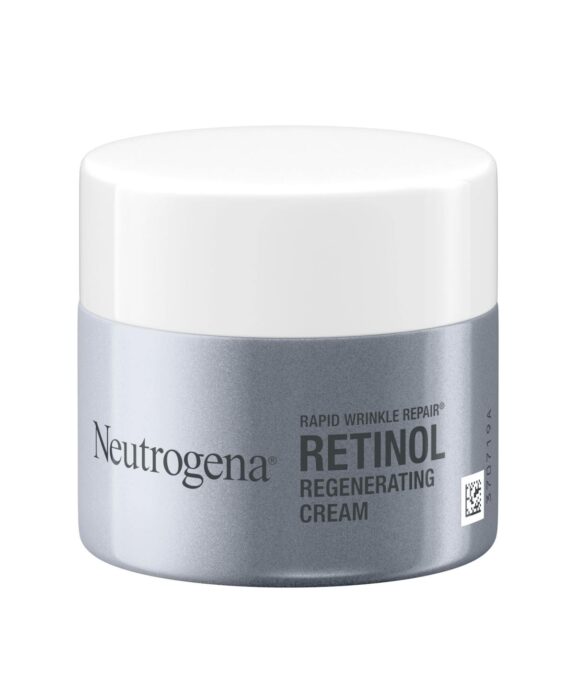 Tretinoin cream tube, Spanish labeling.