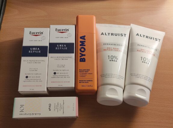 Urea and tretinoin cream tube.