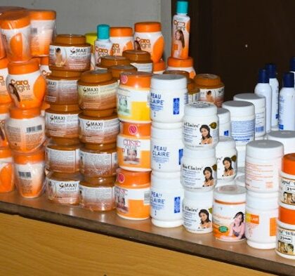 Hydroquinone skin lightening cream products.