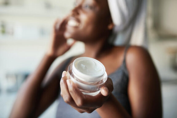 Safest Hydroquinone Cream jar.