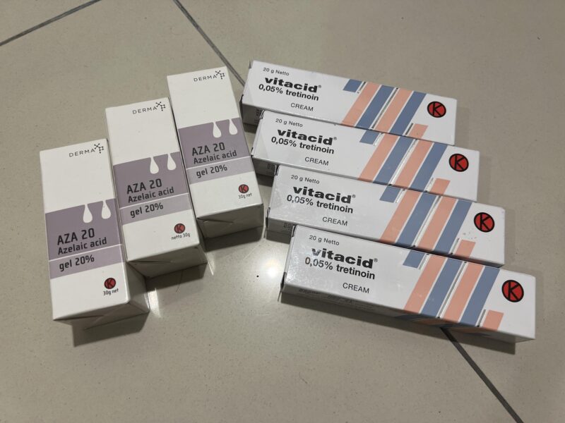 Vitacid 0.05% Tretinoin cream tube.