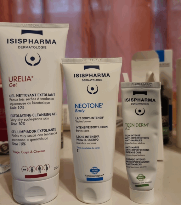 Urea and azelaic acid skincare product.