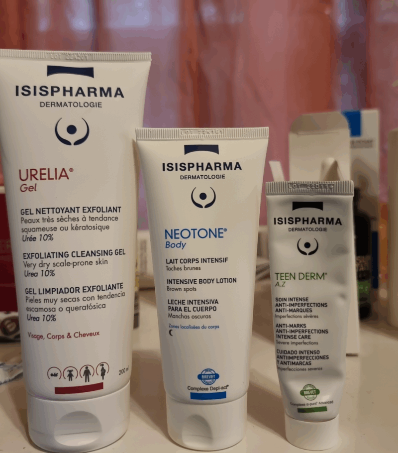 Urea and azelaic acid skincare product.